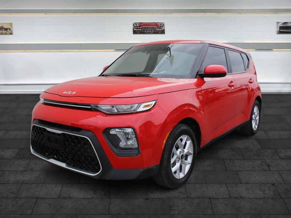 2022 Kia Soul LX S X-Line photo 3