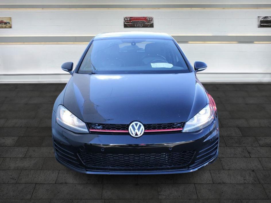2015 Volkswagen Golf R photo 2