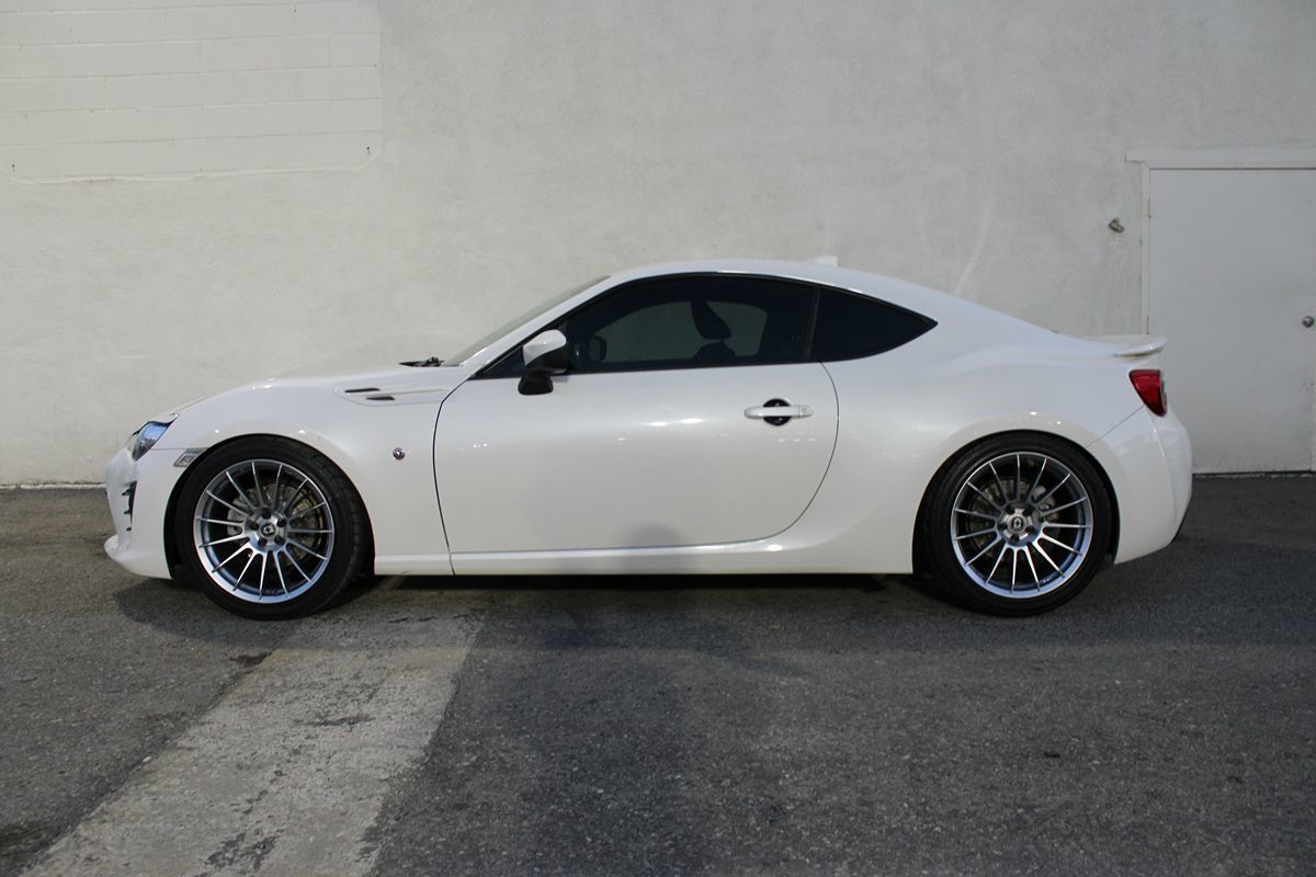 2017 Toyota GR86 Base photo 4