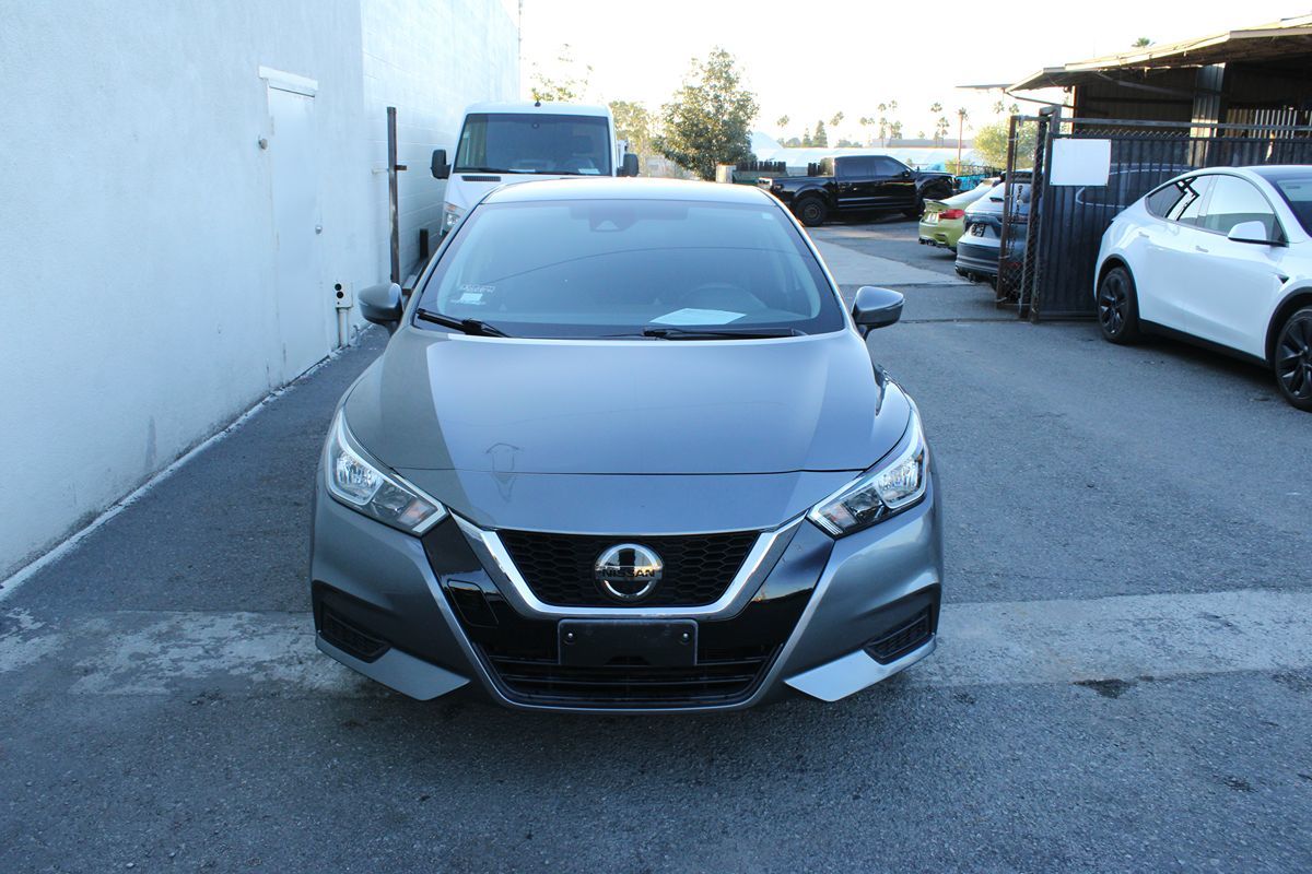 2021 Nissan Versa SV photo 2