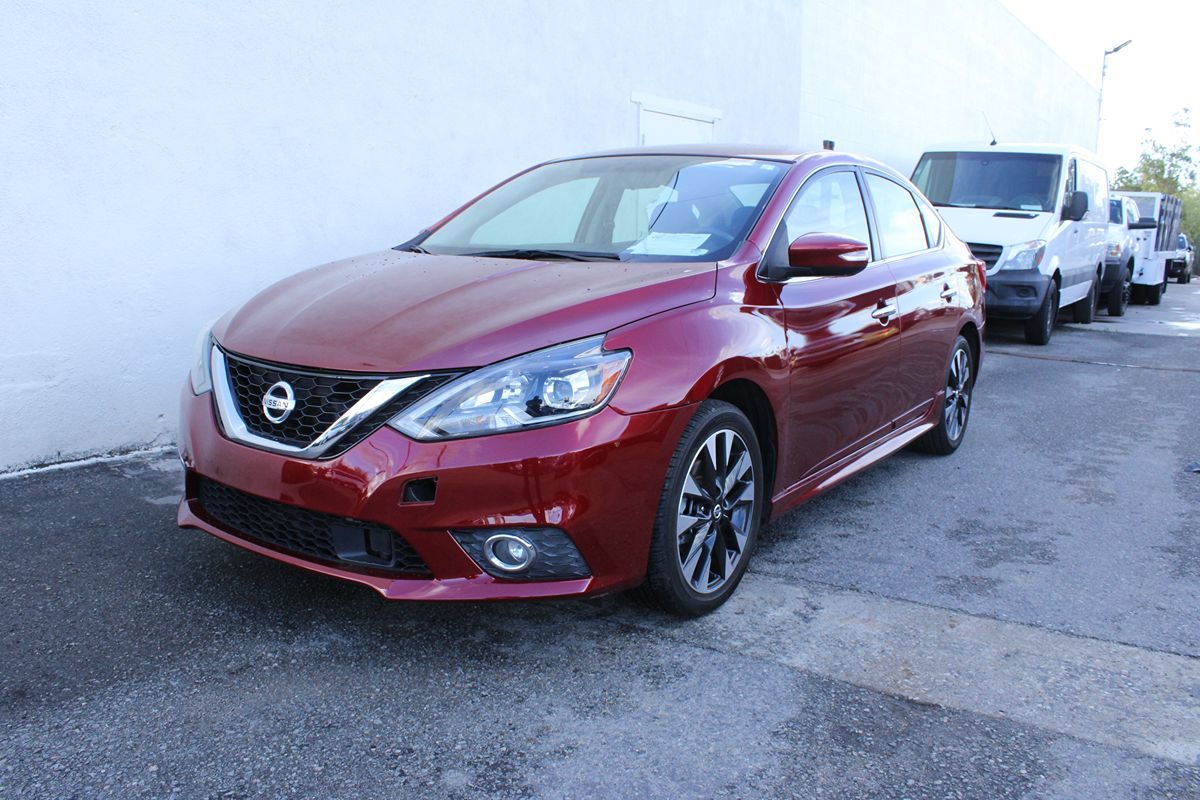 2019 Nissan Sentra SR photo 4