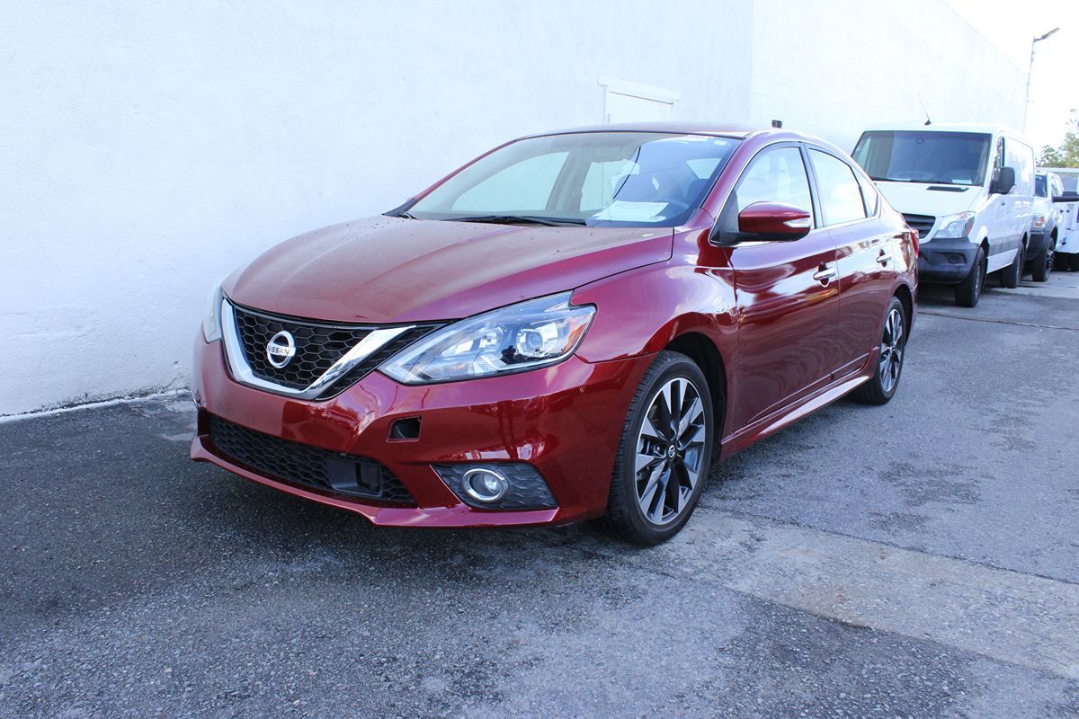 2019 Nissan Sentra SR photo 3