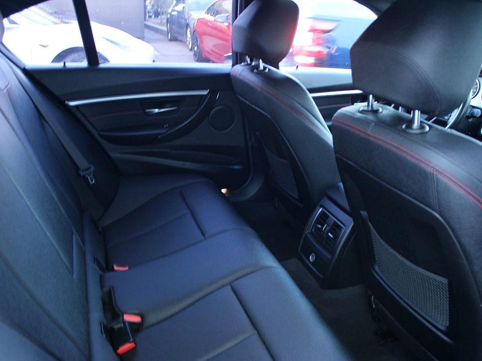 2017 BMW 3 Series 330i - Photo 8