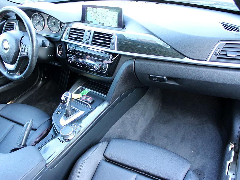 2017 BMW 3 Series 330i - Photo 17