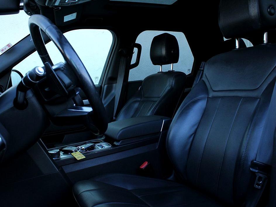 2020 Land Rover Discovery Landmark Edition - Photo 11