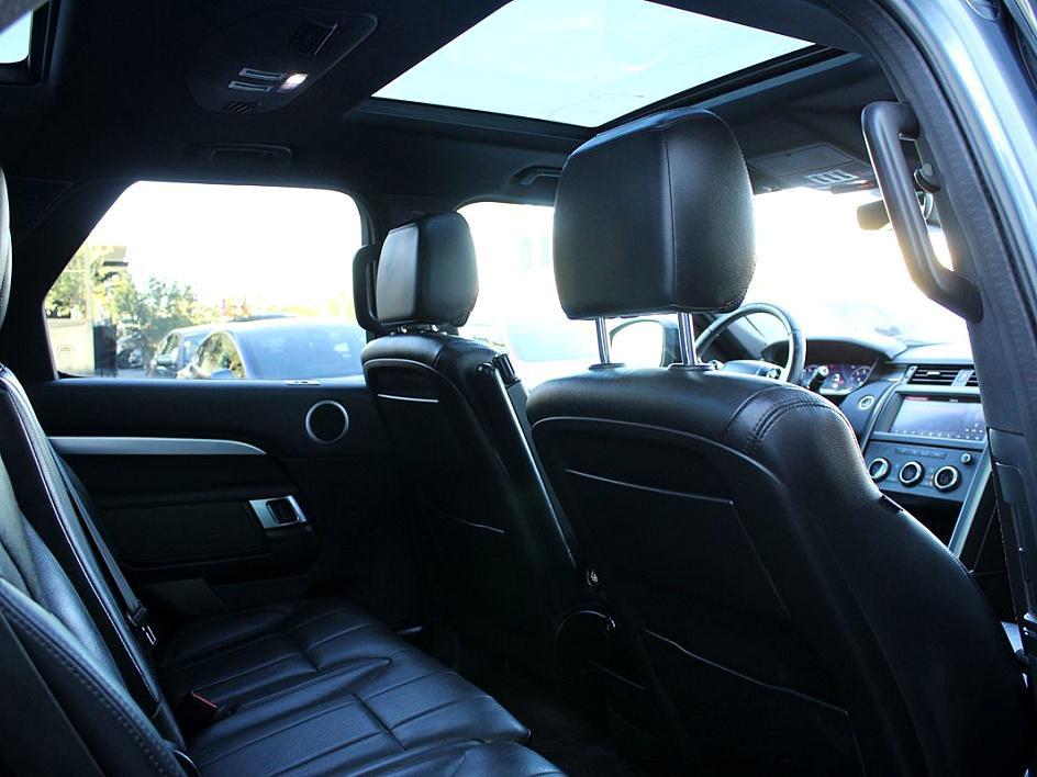 2020 Land Rover Discovery Landmark Edition - Photo 18