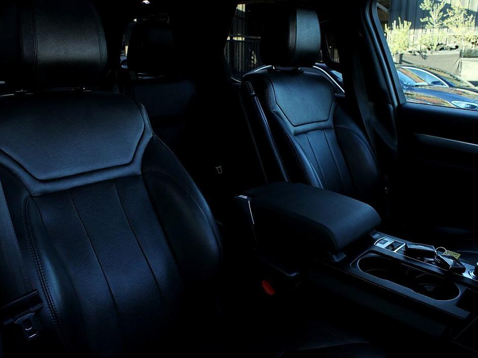 2020 Land Rover Discovery Landmark Edition - Photo 23