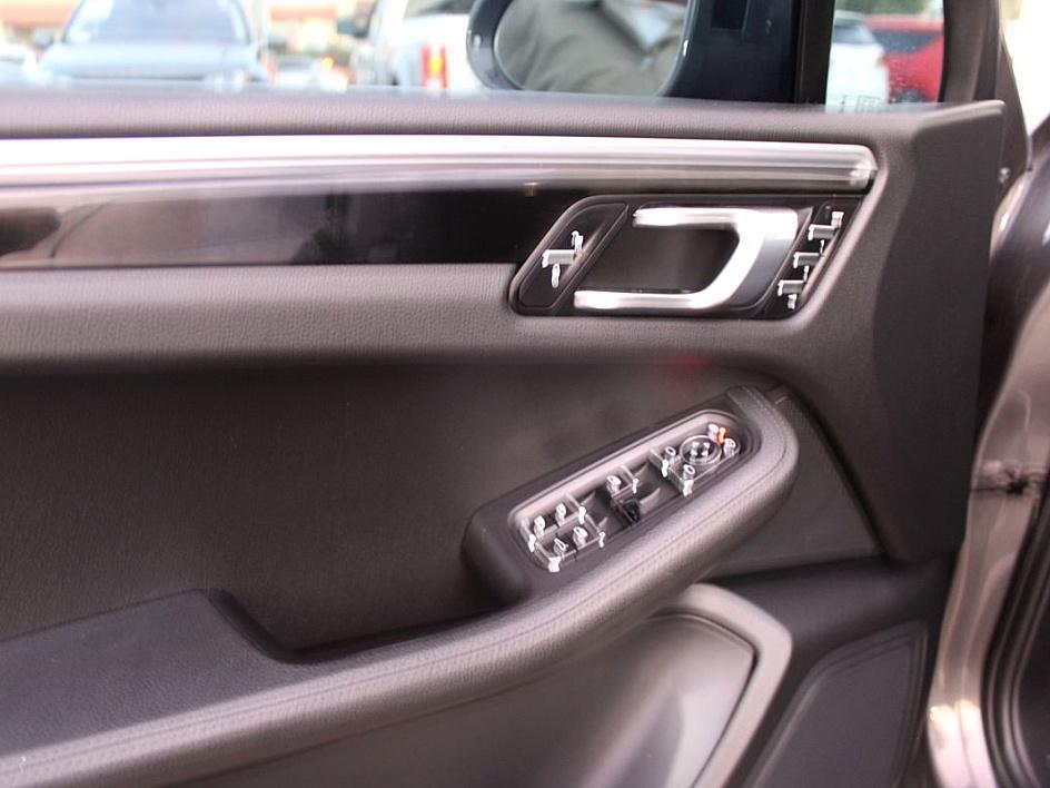 2018 Porsche Macan Base - Photo 9