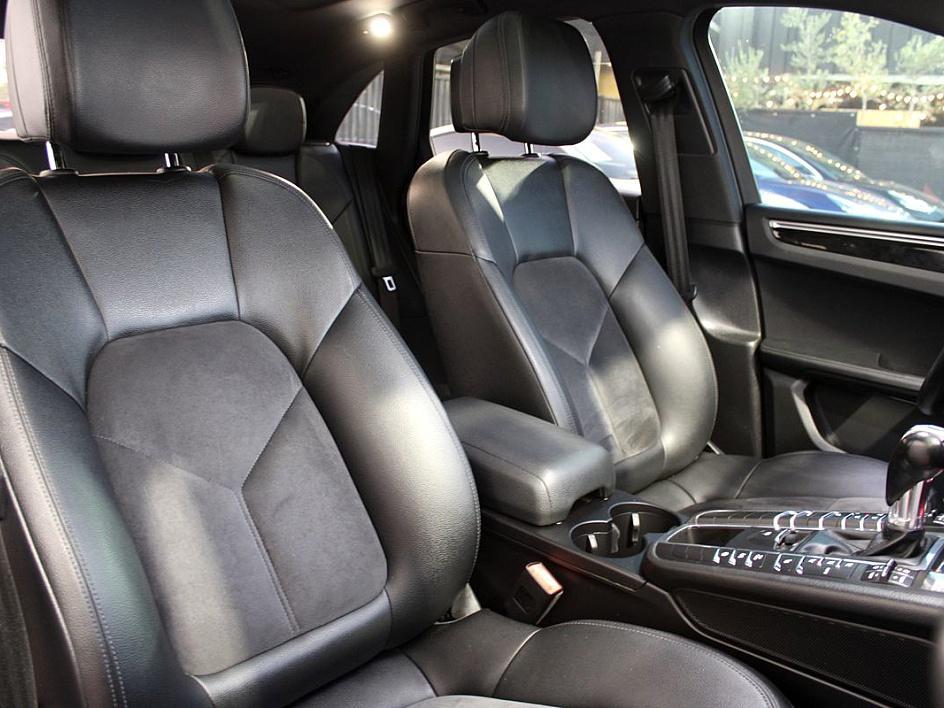 2018 Porsche Macan Base - Photo 16