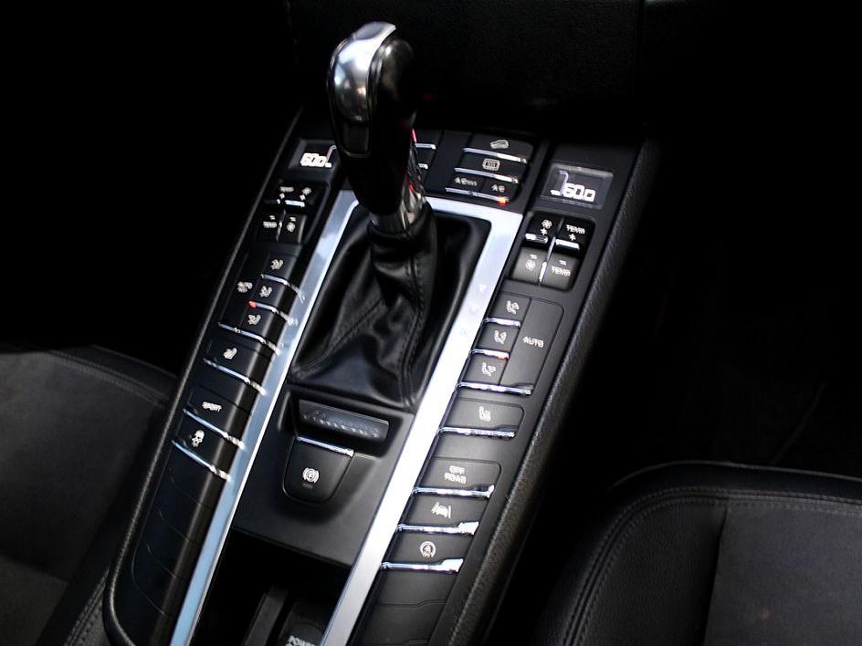 2018 Porsche Macan Base - Photo 18