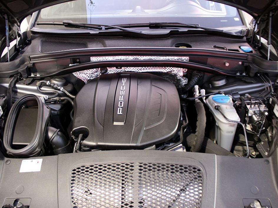 2018 Porsche Macan Base - Photo 19