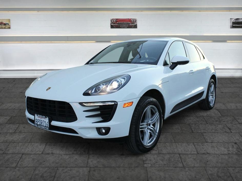 2018 Porsche Macan's photo