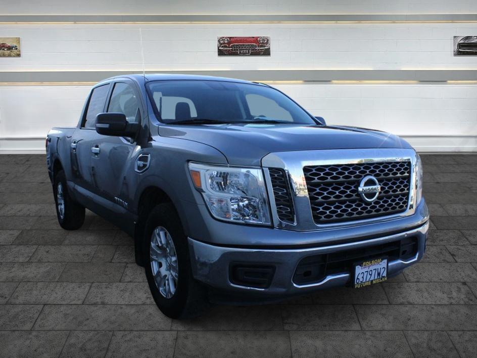 2017 Nissan Titan SV Crew Cab