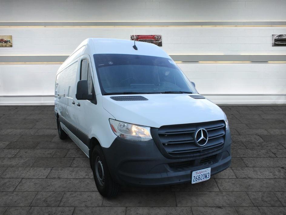 2023 Mercedes-Benz Sprinter 2500 Gas 170 WB High Roof's photo