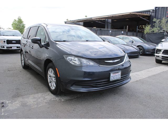 Gray (Maximum Steel Metallic Clearcoat) 2019 Chrysler Pacifica LX FWD Minivan Front-Wheel Drive Automatic