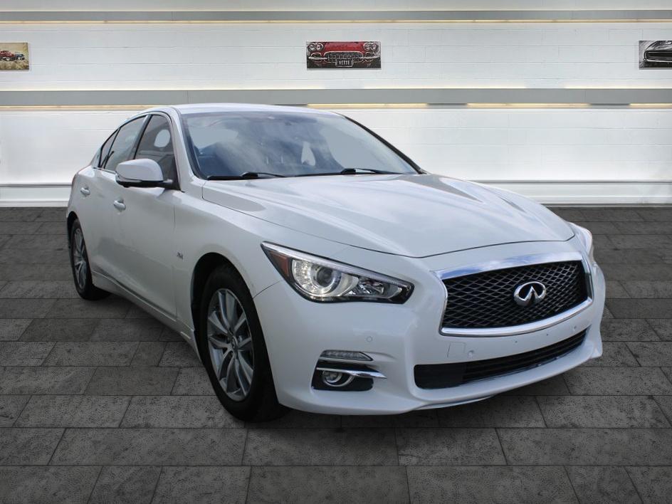 2016 INFINITI Q50 3.0t Premium's photo