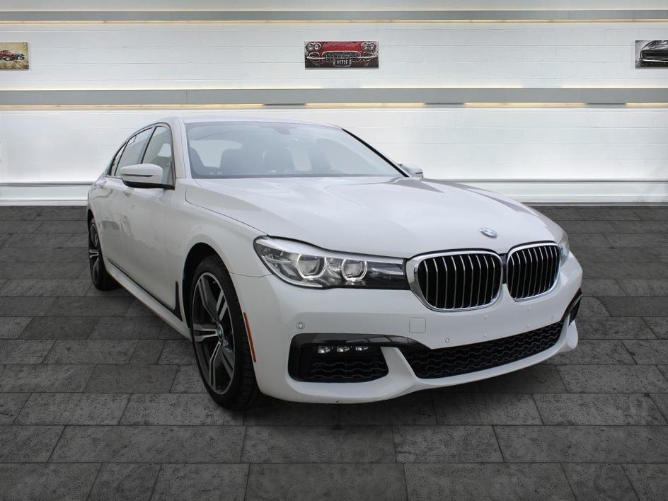 2016 BMW 7 Series 740i's photo