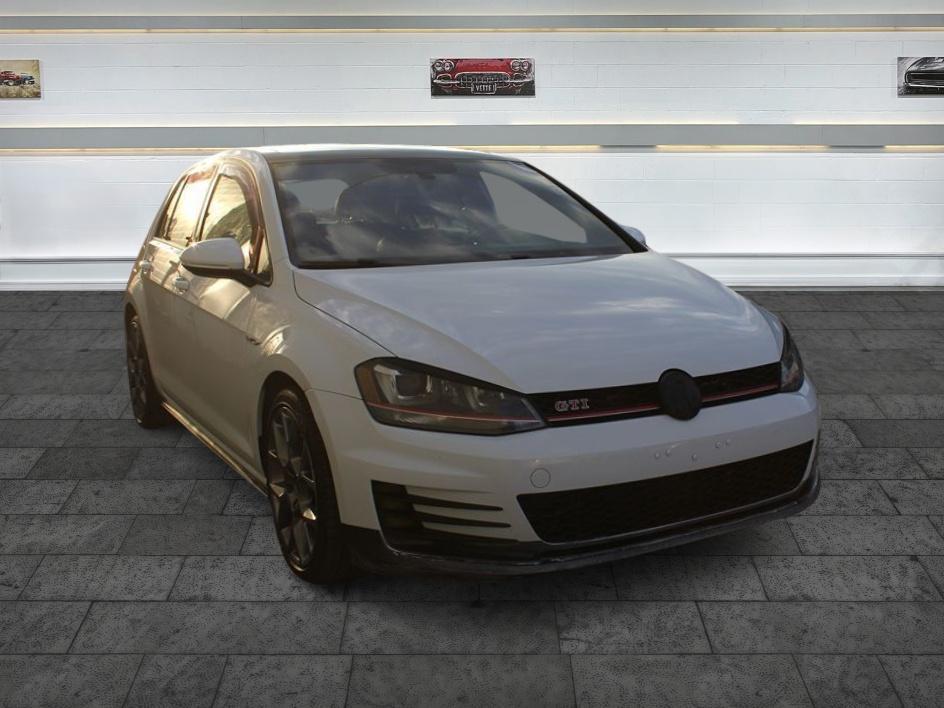 2017 Volkswagen Golf GTI 2.0T SE w/Performance Pkg 4-door's photo