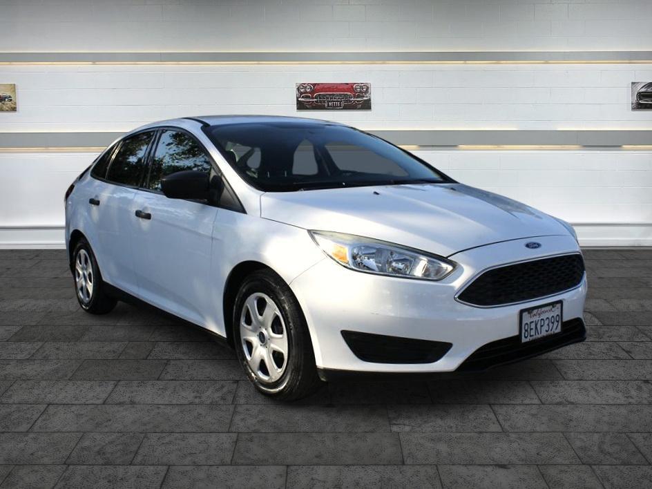 2018 Ford Focus Sedan S's photo