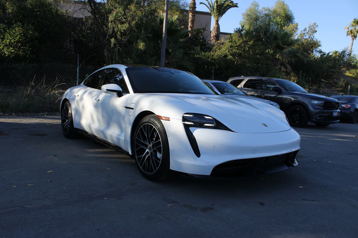 2020 Porsche Taycan Turbo's photo