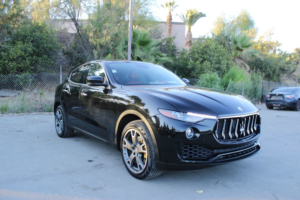 2017 Maserati Levante Levante's photo