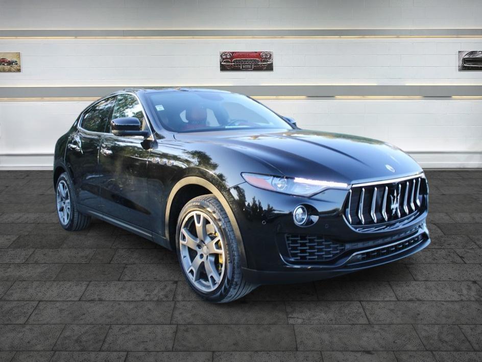 2017 Maserati Levante Levante's photo