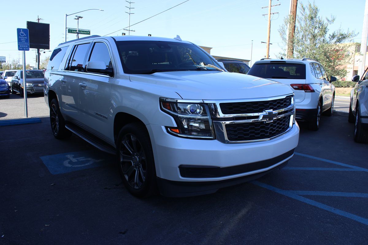 2017 Chevrolet Suburban 2WD 1500 LT's photo