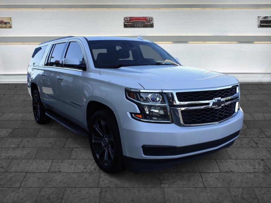 2017 Chevrolet Suburban 2WD 1500 LT's photo