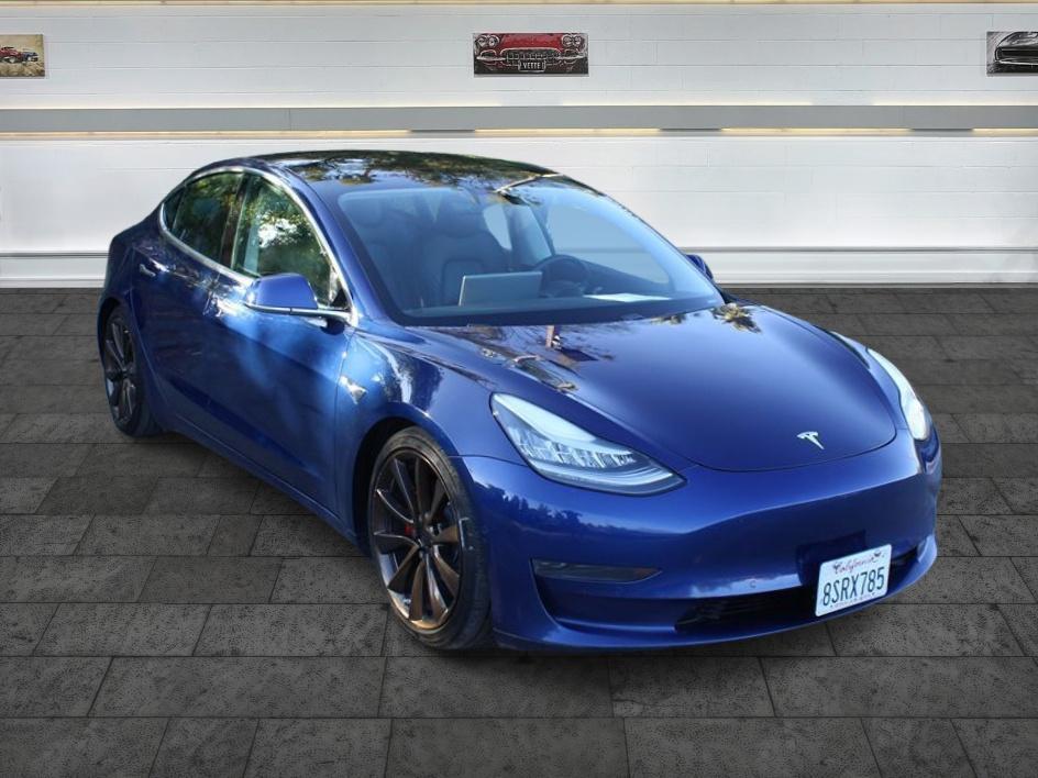 2020 Tesla Model 3 Standard Range Plus's photo