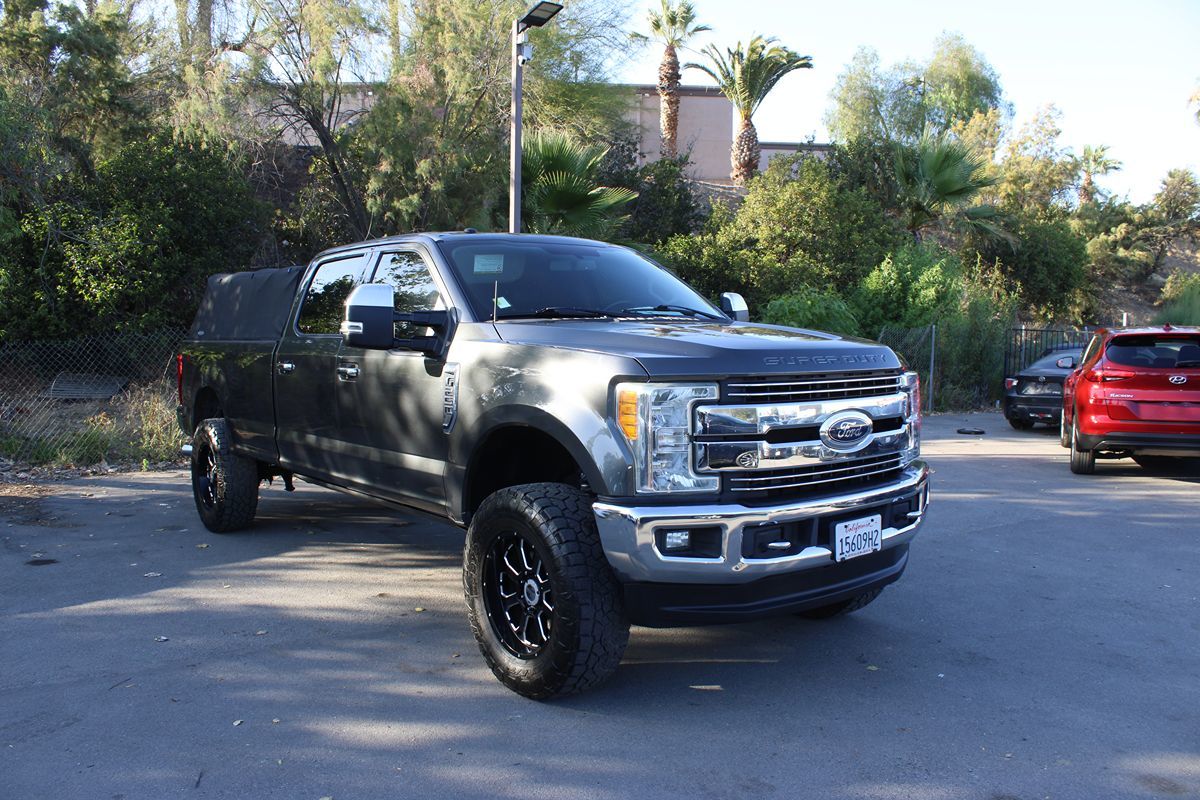 2017 Ford F-250 Lariat 4x4 Crew Cab 8' Box's photo