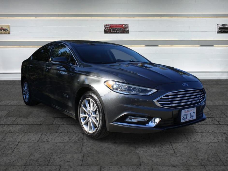 2017 Ford Fusion Plug-In Hybrid SE Luxury's photo