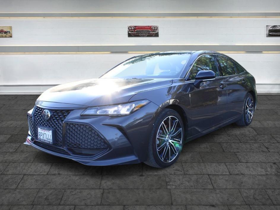2020 Toyota Avalon XSE's photo