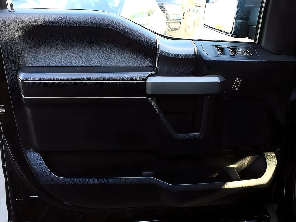 Ford F-150 photo 12