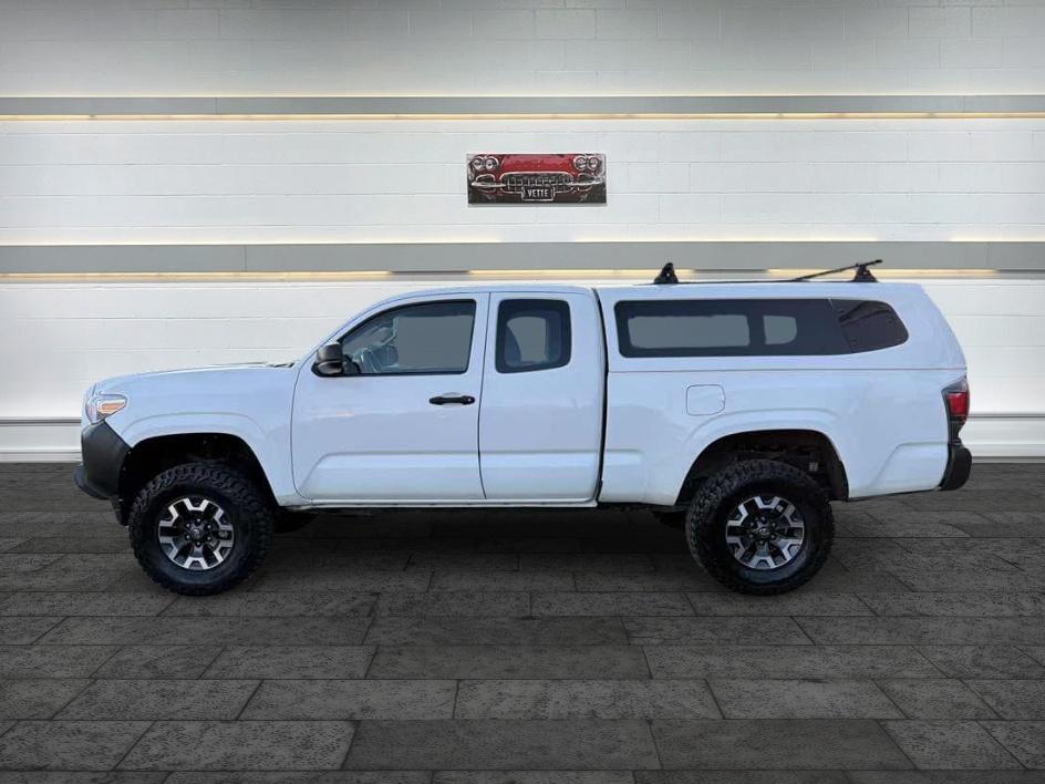 Toyota Tacoma photo 4