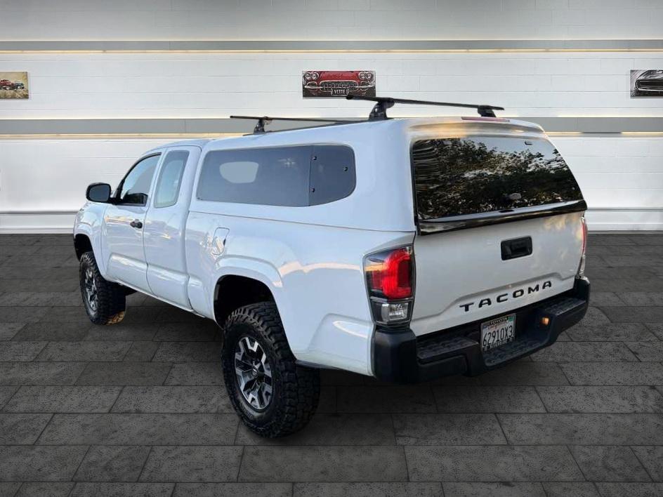 Toyota Tacoma photo 5