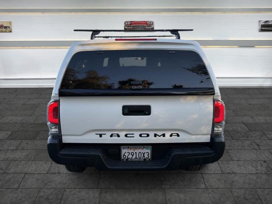 Toyota Tacoma photo 6