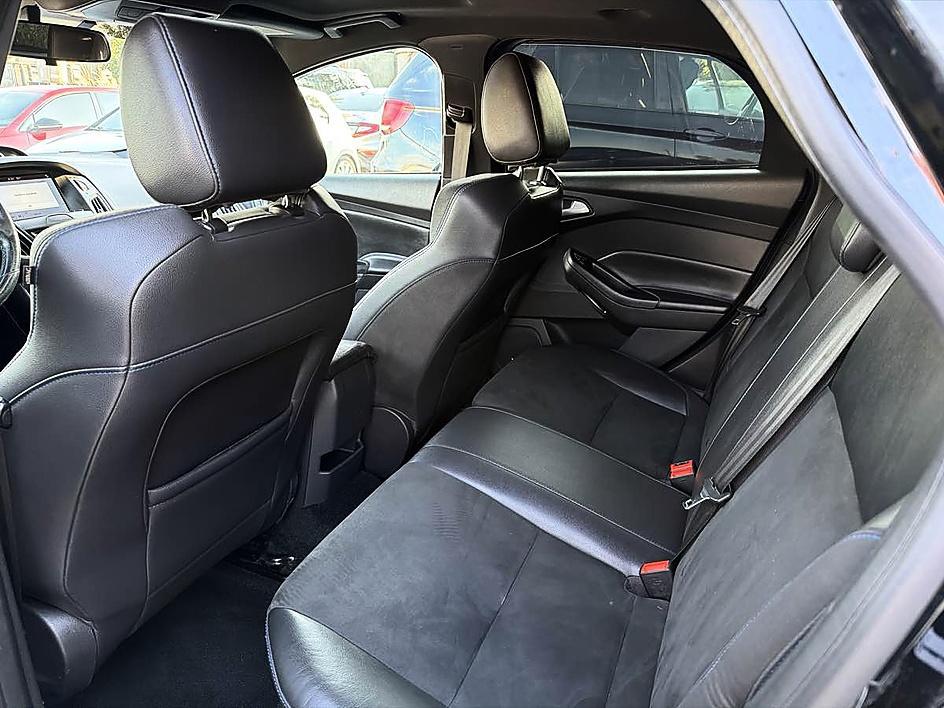 Ford Focus photo 11