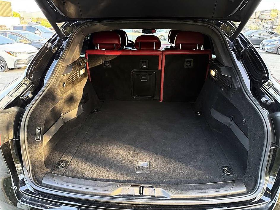 Maserati Levante photo 5