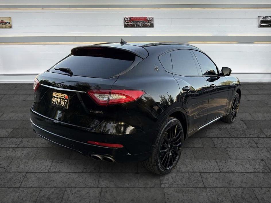 Maserati Levante photo 8