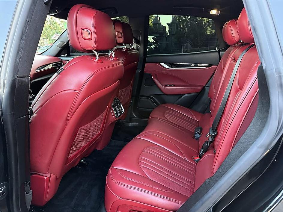 Maserati Levante photo 11