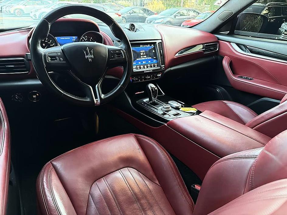 Maserati Levante photo 12