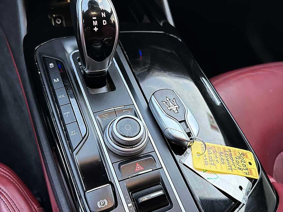 Maserati Levante photo 16