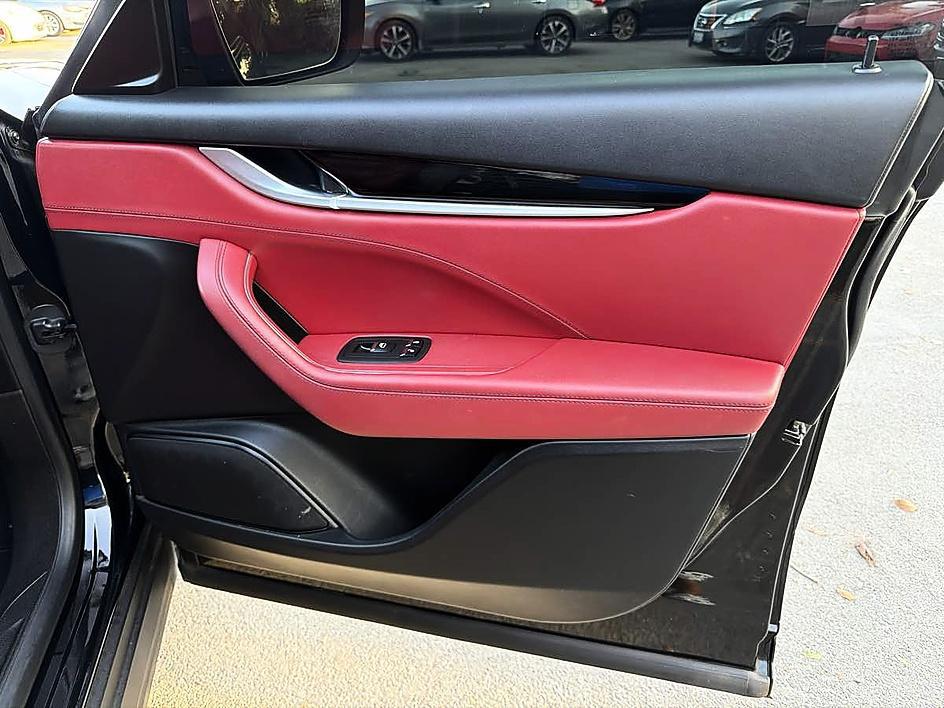 Maserati Levante photo 24
