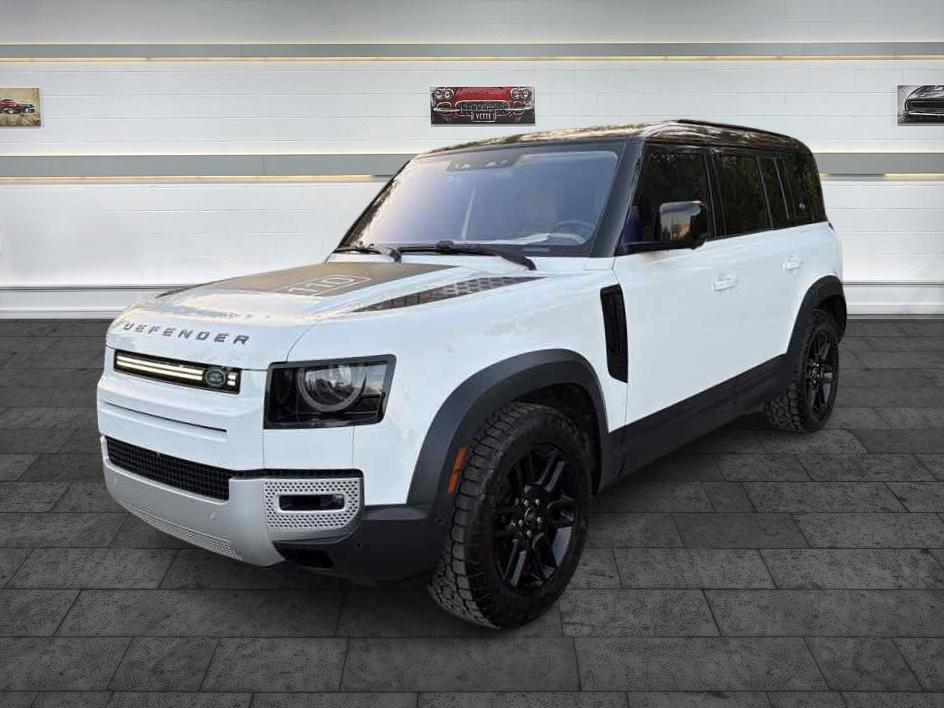 Land Rover Defender photo 3