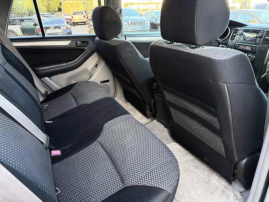 Toyota 4Runner photo 10
