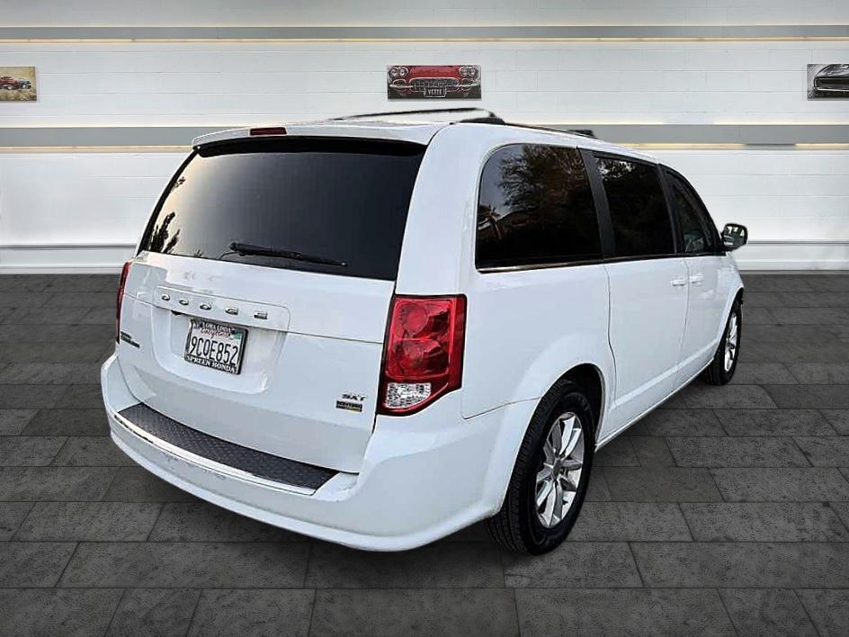 Dodge Grand Caravan photo 7