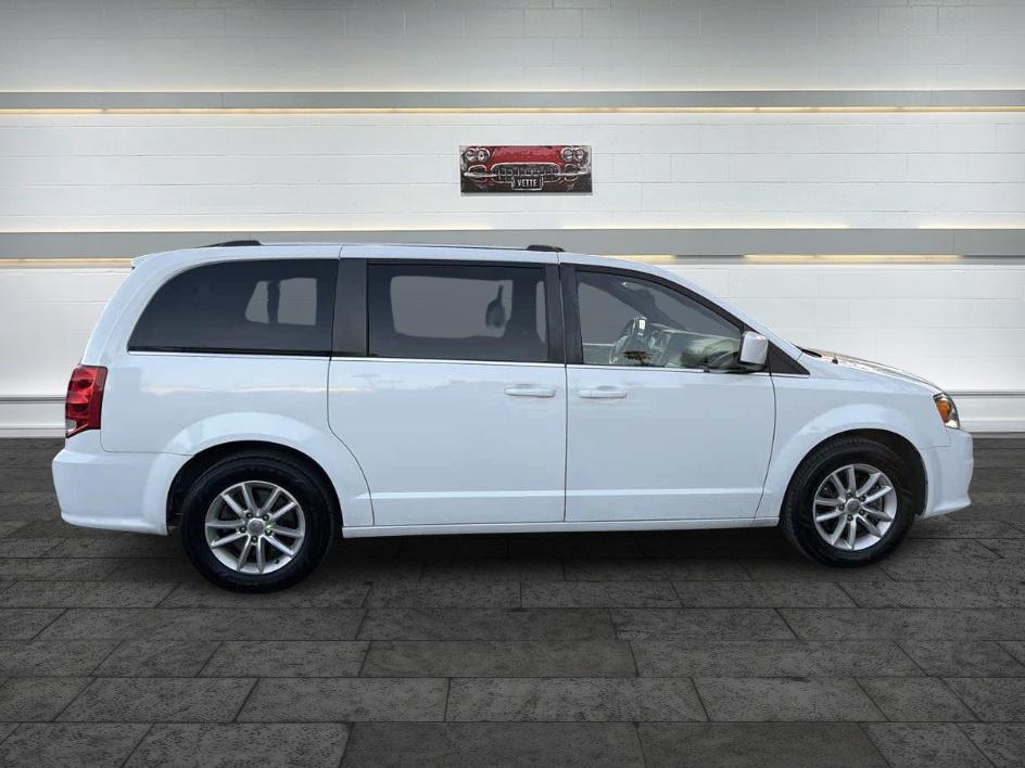 Dodge Grand Caravan photo 8