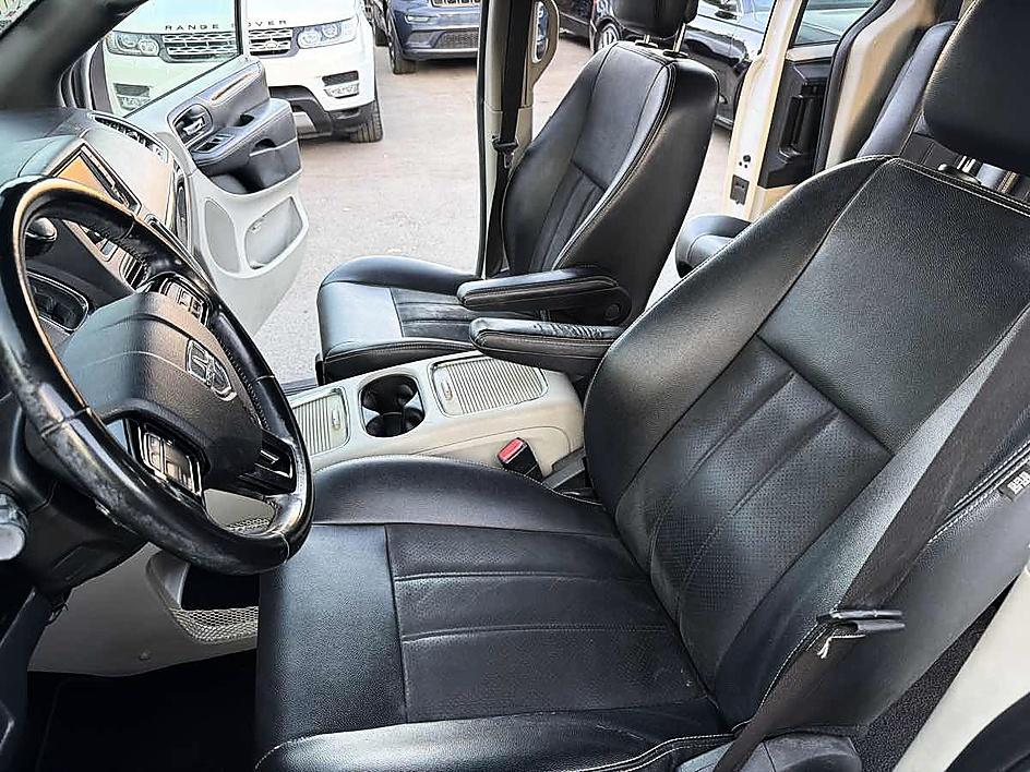 Dodge Grand Caravan photo 14