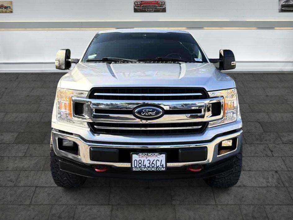 Ford F-150 photo 2