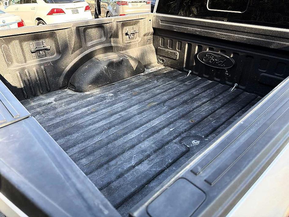 Ford F-150 photo 8